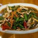 PAD GRA TIAM PRIG THAI Hähnchen