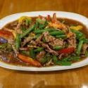 PAD GRA TIAM PRIG THAI Rindfleisch